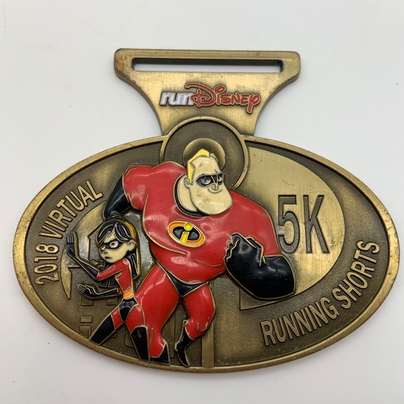 Disney runDisney The Incredibles 2018 Virtual Running Shorts 5K Gold Tone Medal - Picture 1 of 13